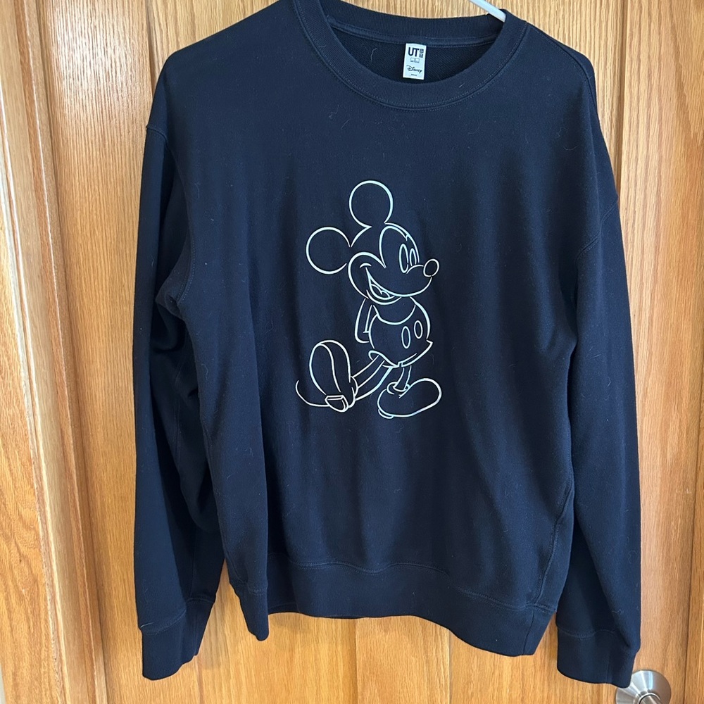 Rare Disney UNIQLO Mickey Shines‎ Sweatshirt